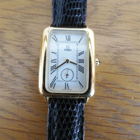 Ladies Fendi 500J Watch Model 007